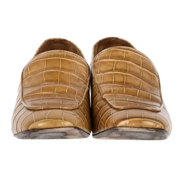 Totême Crocodile-Embossed Loafer Pumps in Brown Cowhide Leather